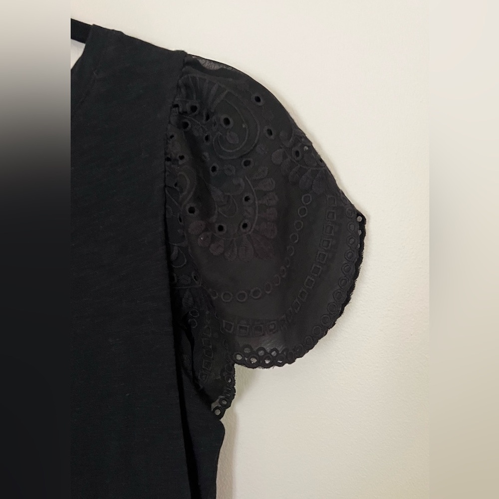 Express Eyelet Tee - Picture 3 of 4